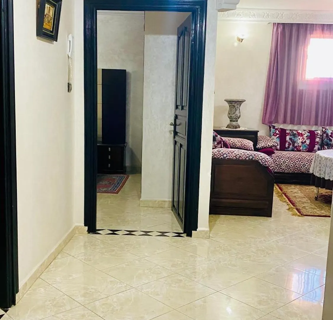 Charment Appartement Au Centre Ville, Internet Fibre, Canal Plus, Chaines Internationales 아가디르