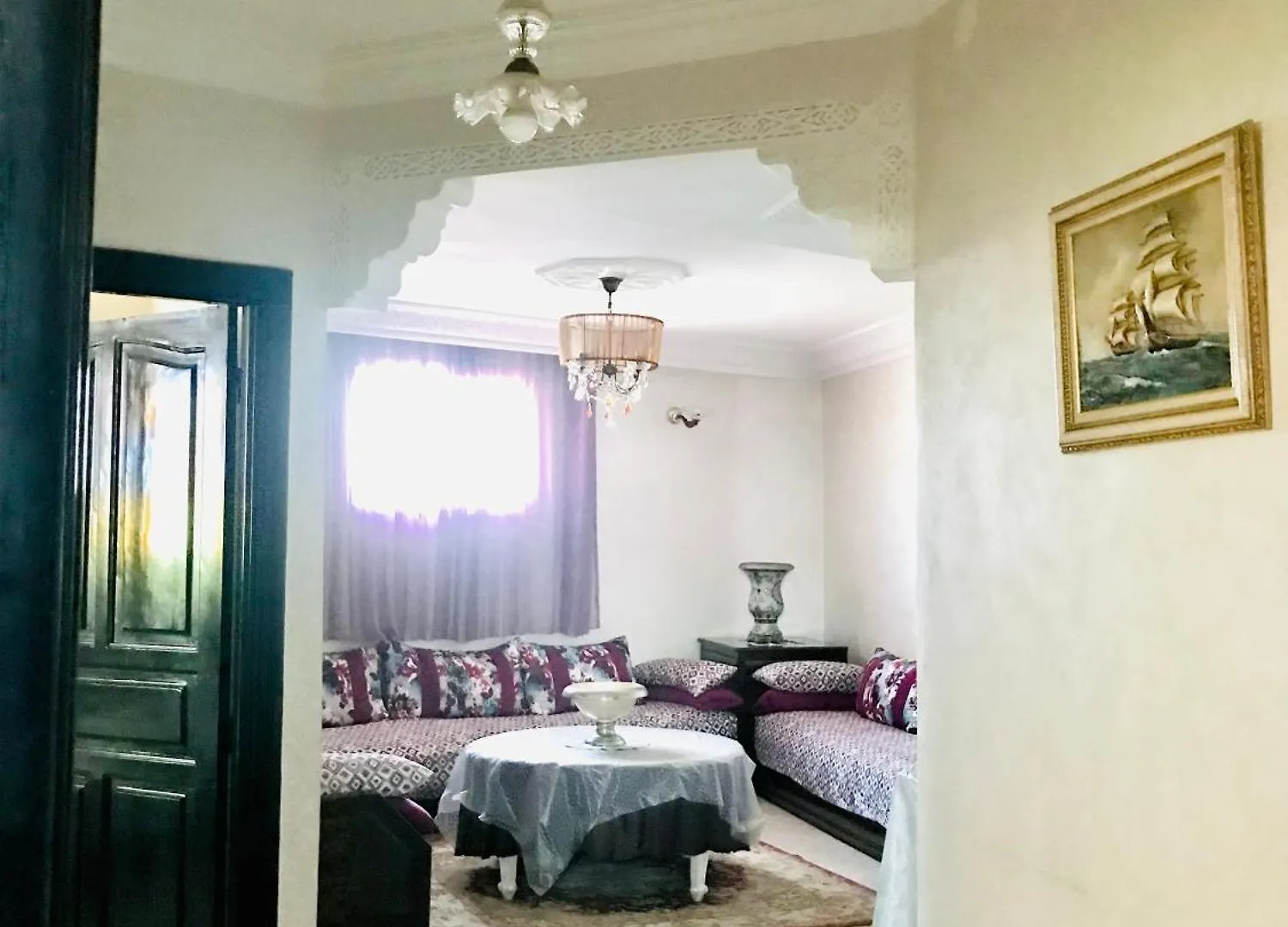 Charment Appartement Au Centre Ville, Internet Fibre, Canal Plus, Chaines Internationales 아가디르