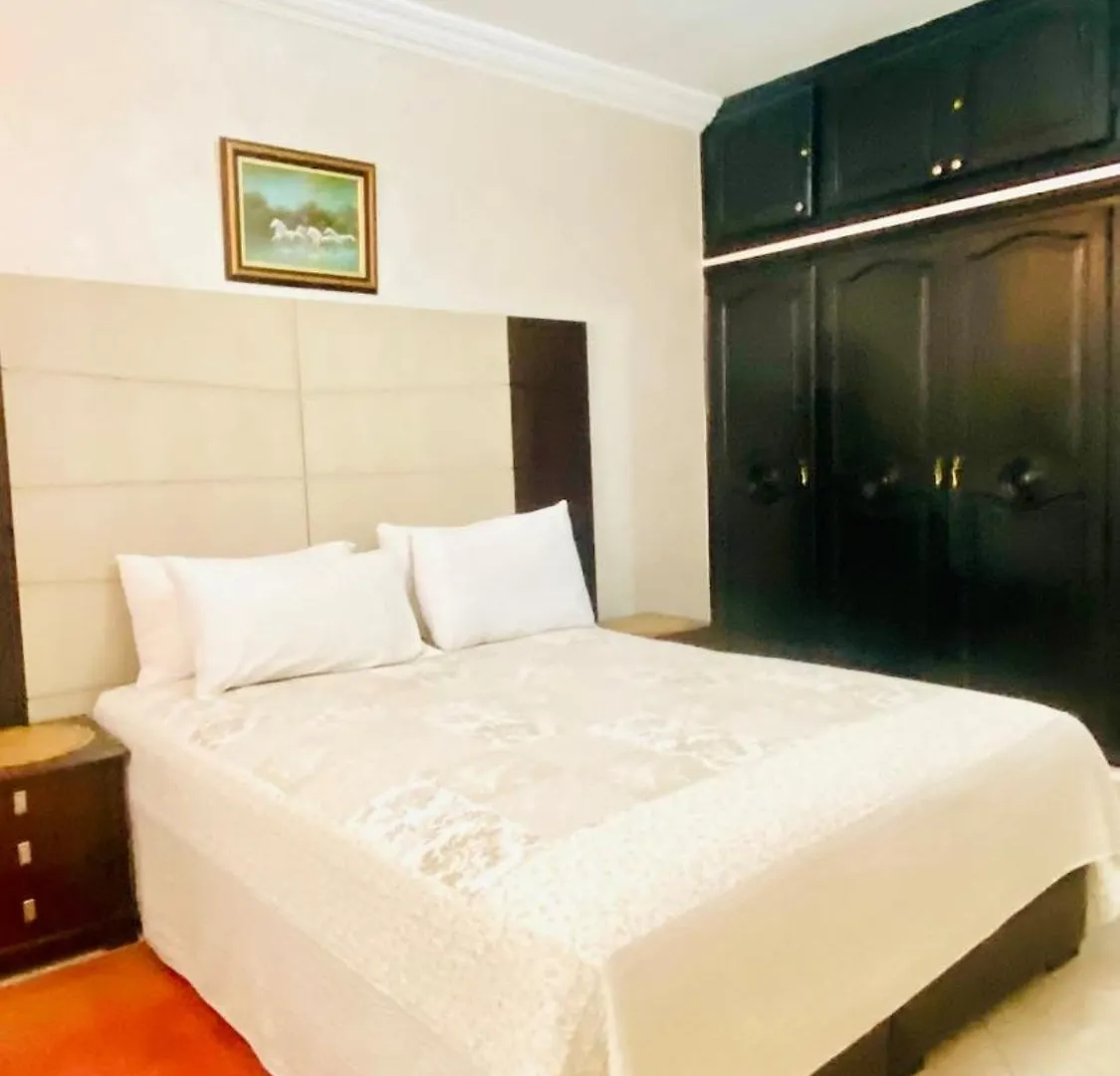 Charment Appartement Au Centre Ville, Internet Fibre, Canal Plus, Chaines Internationales 아가디르 0*,