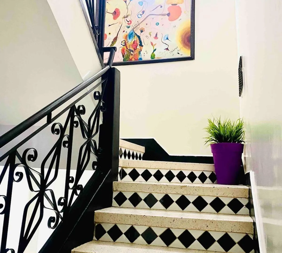 Charment Appartement Au Centre Ville, Internet Fibre, Canal Plus, Chaines Internationales 아가디르 아파트