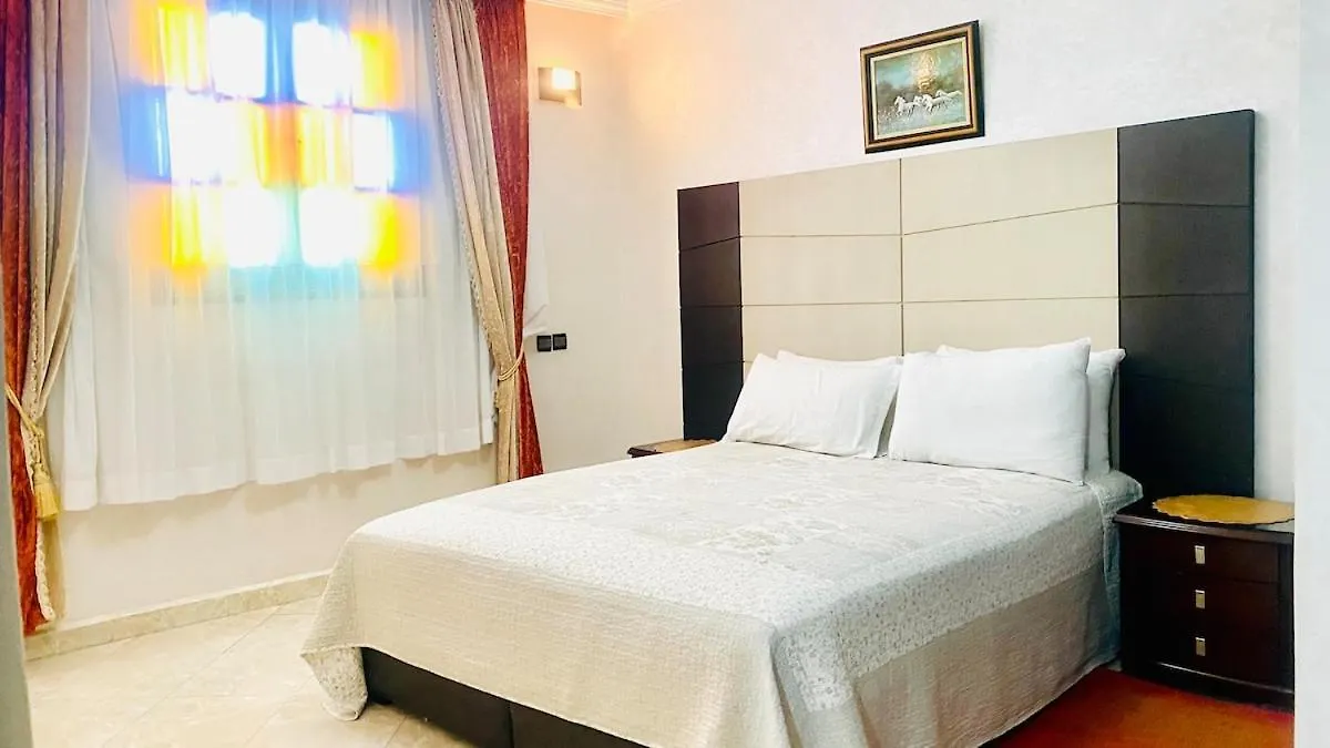 Charment Appartement Au Centre Ville, Internet Fibre, Canal Plus, Chaines Internationales 阿加迪尔 公寓