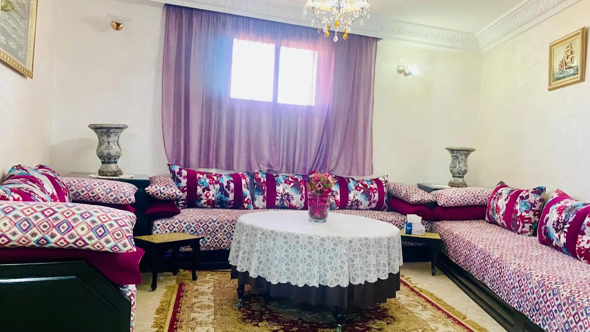 Charment Appartement Au Centre Ville, Internet Fibre, Canal Plus, Chaines Internationales أغادير 0*,  المغرب
